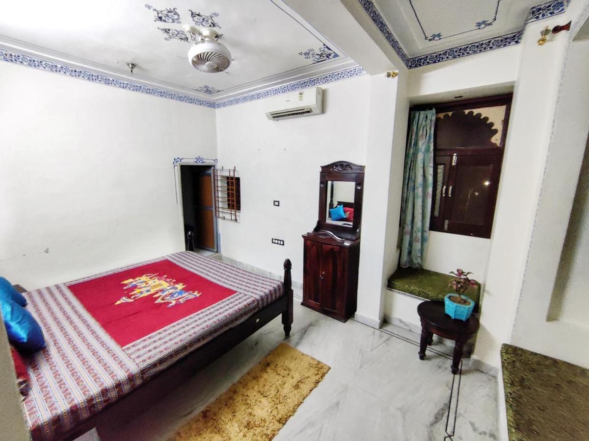Whereabout Hostel Udaipur Ngoại thất bức ảnh