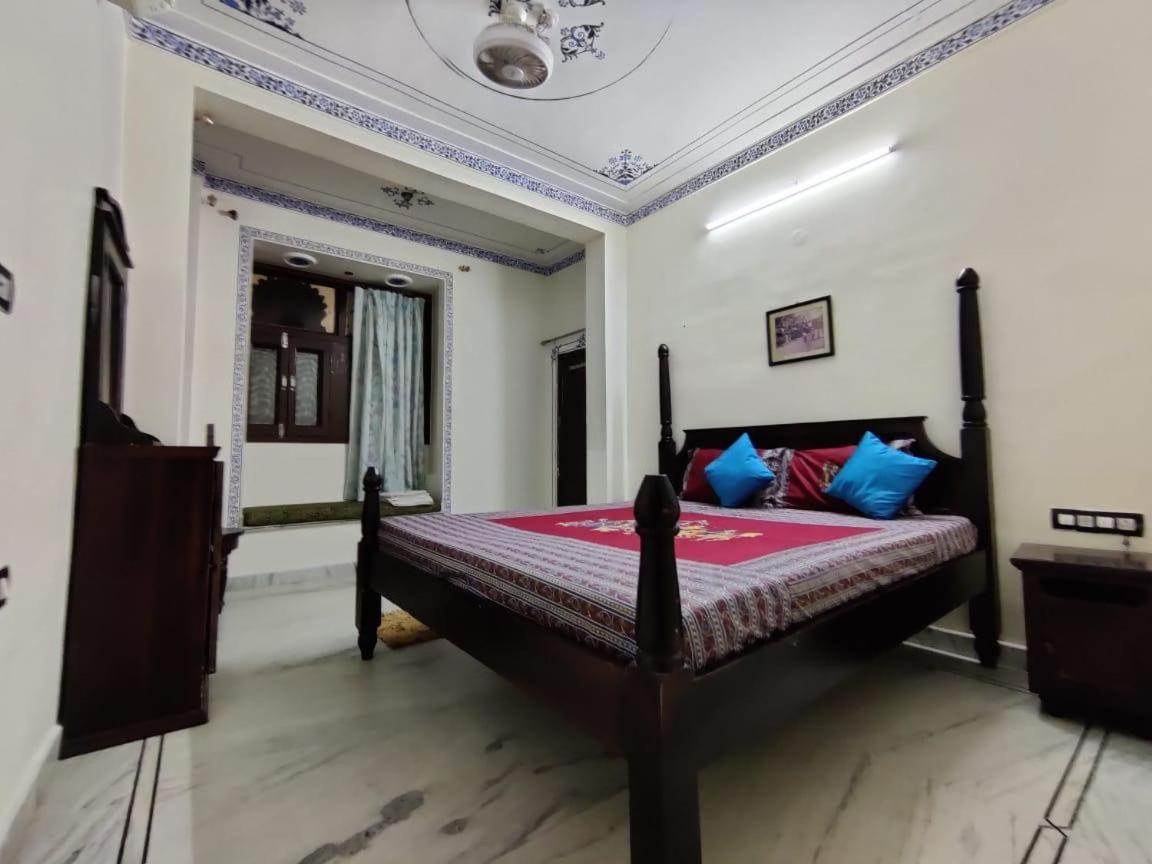 Whereabout Hostel Udaipur Ngoại thất bức ảnh
