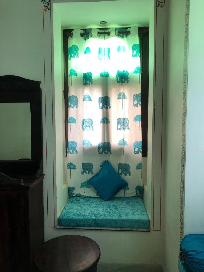 Whereabout Hostel Udaipur Ngoại thất bức ảnh
