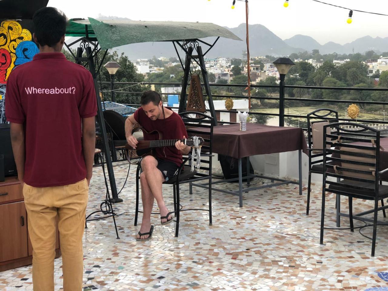 Whereabout Hostel Udaipur Ngoại thất bức ảnh